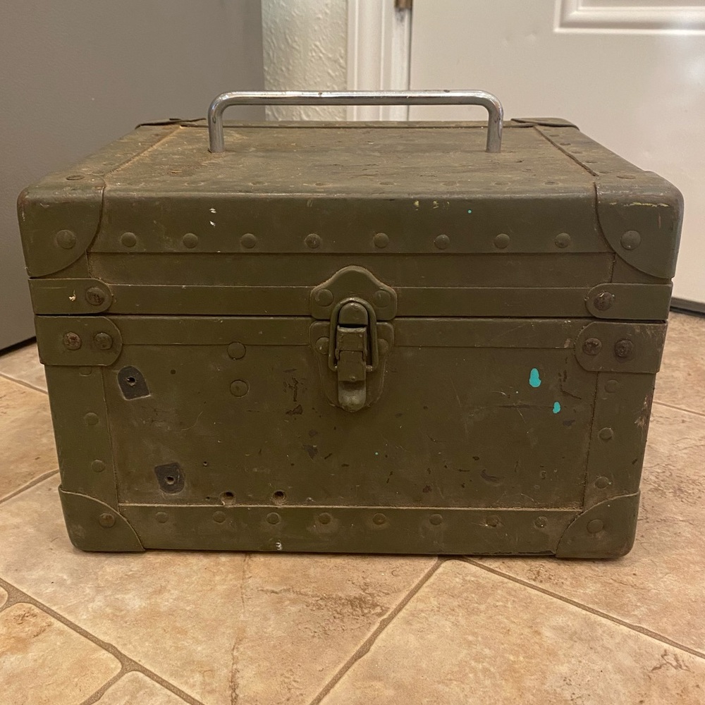 Vintage Antique WWII 40’s METAL Riveted Field Box Original Green Paint Small